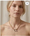 Collier chaîne maille forçat dorée avec fermoir manille bicolore porté